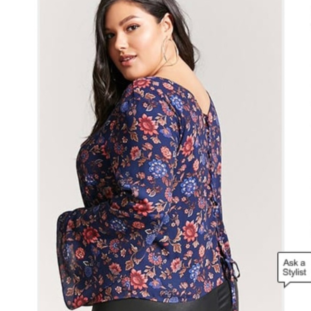 🍂Forever 21 Plus Floral Laceup Bell Sleeve Top